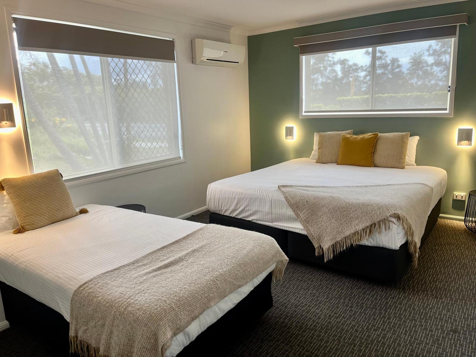 The Carmel Yamba Motel Exterior photo