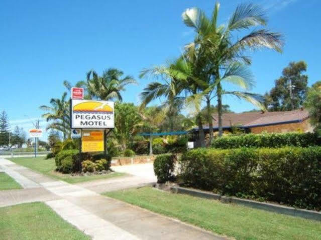 The Carmel Yamba Motel Exterior photo